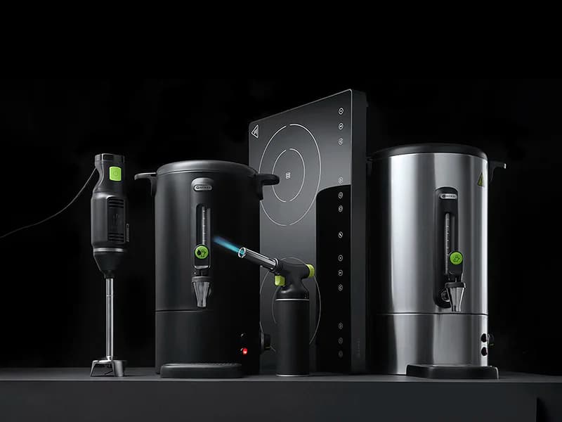 Hendi uređaji: štapni blender, dva bojlera za vruću vodu, indukciona ploča i kuhinjski plamenik