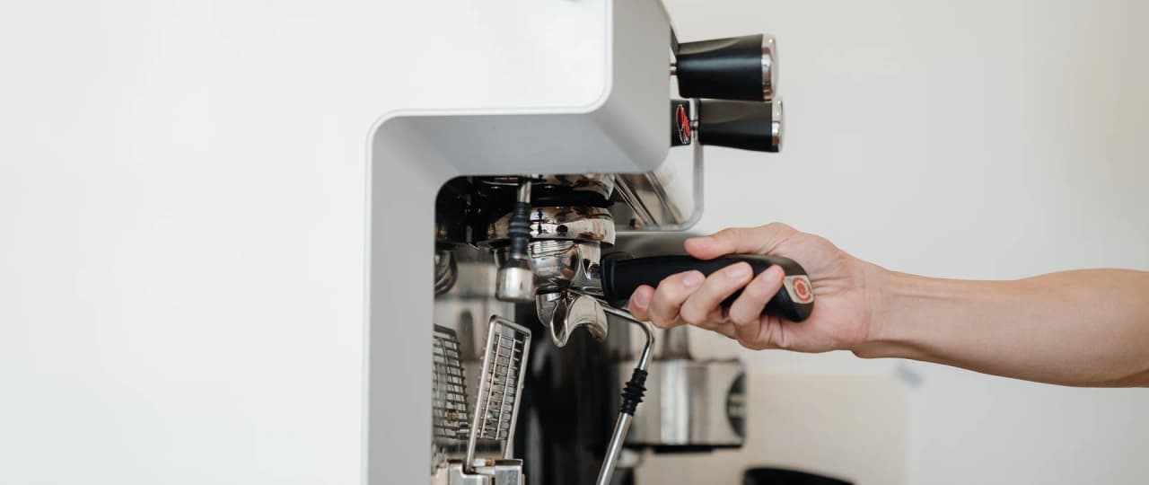 How to Clean a Commercial Espresso Machine in 5 Easy Steps